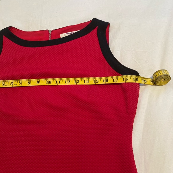 Red sleeveless dress, perfect for the Holidays! - Picture 7 of 9